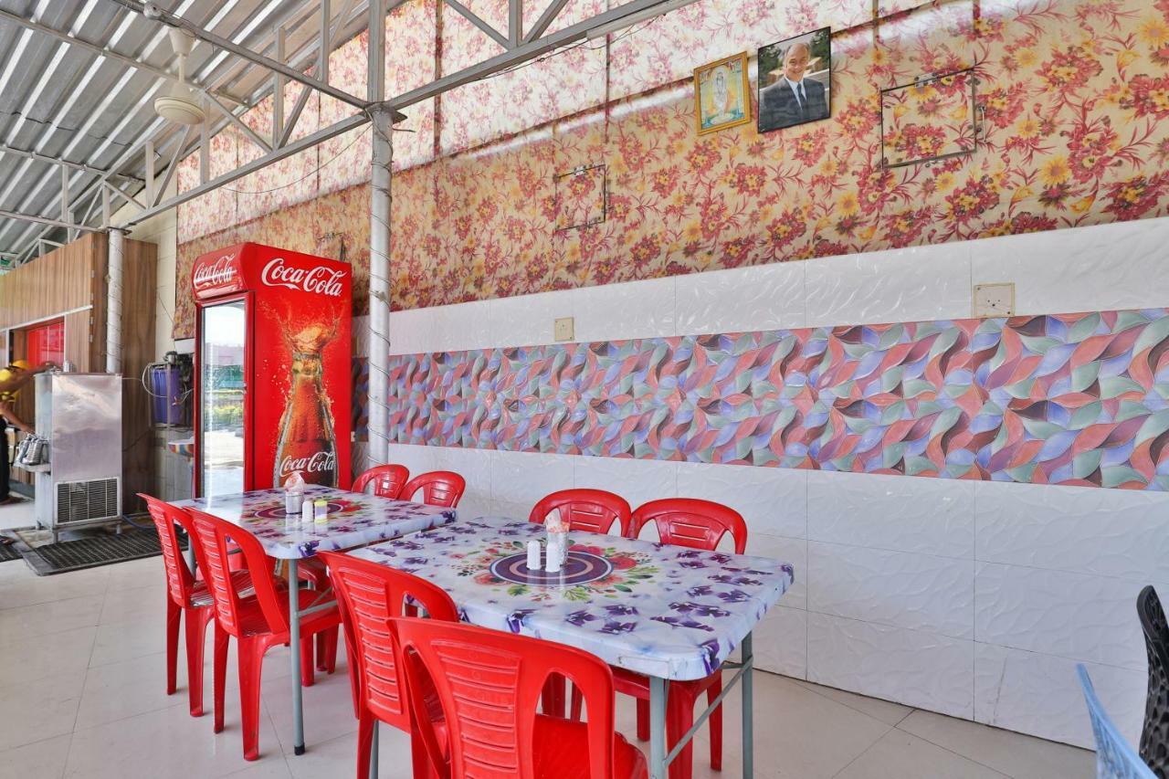 Hotel Relax Inn Diu Bagian luar foto